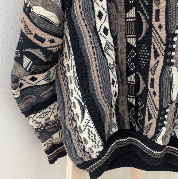 Vintage 90's Coogi Style Abstract Textured Chunky Crewneck Sweater In Black/Gray - Picture 5 of 10
